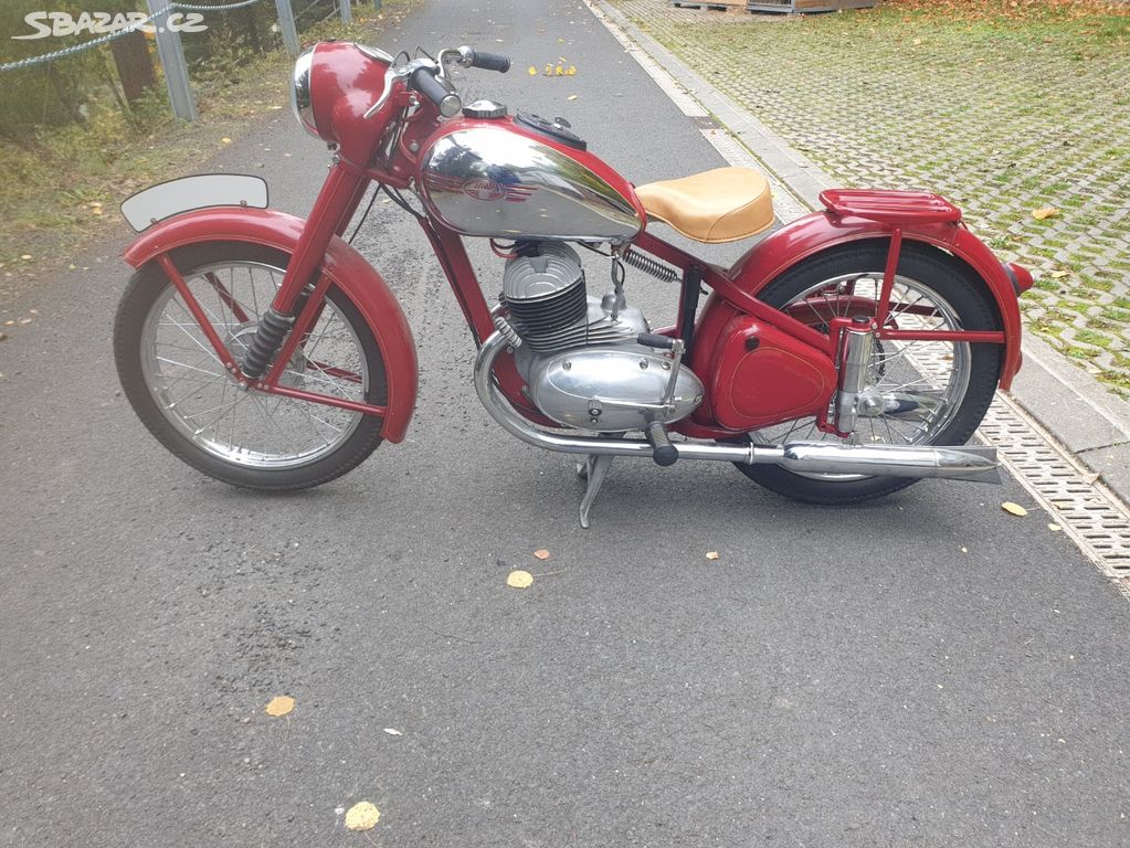 motocykl jawa pérák 3