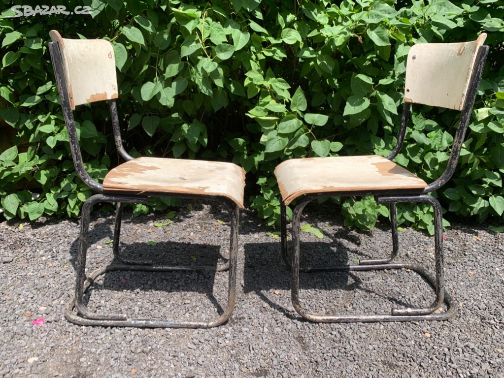 Staré židle - funkcionalismus