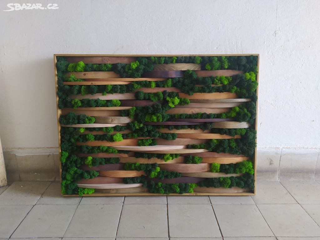 Dřevěný obraz s mechem DŘEVĚNÁ SKÁLA