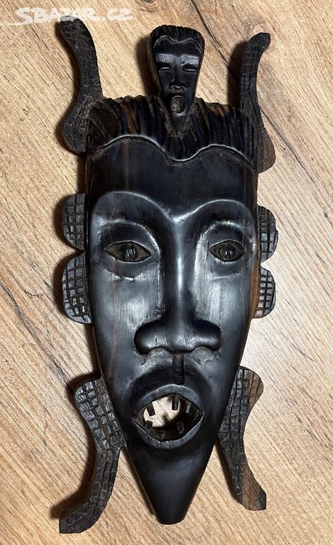 Starožitný africká maska z Alžírska