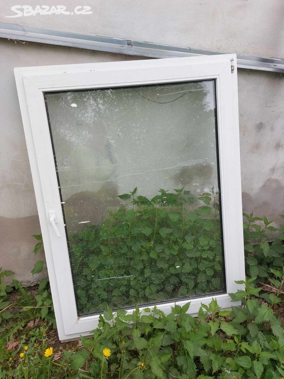 Plastové bílé okno 118x155 cm