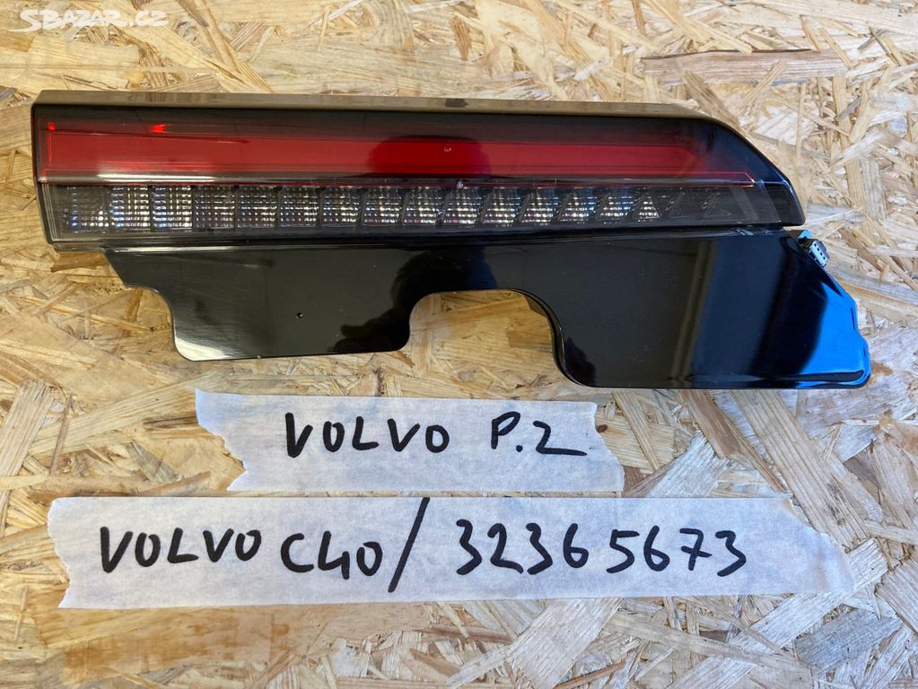 Volvo c40 zadní levé světlo 32365673