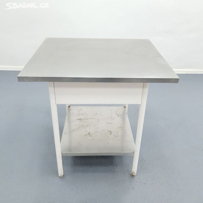 Pracovní stůl s nerezovou deskou 84x75x85 cm