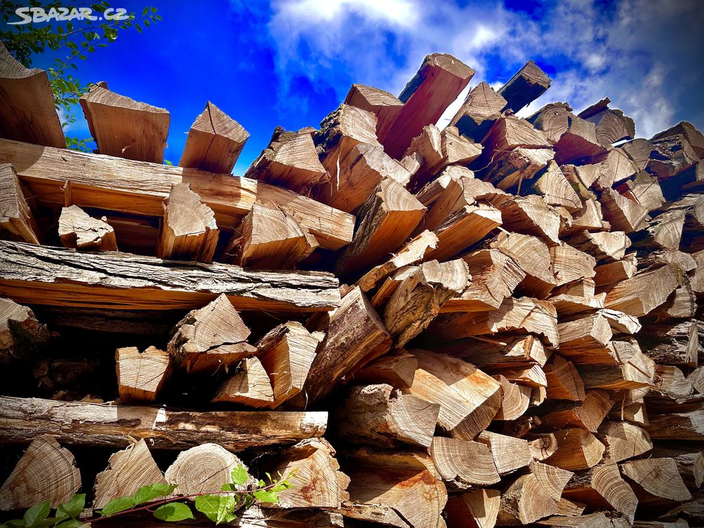 Kvalitní akátové palivové dřevo
