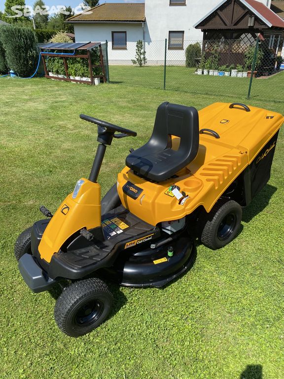 Zahradní traktor Cub Cadet LR2