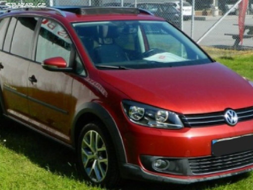 VW TOURAN 2.0 TDi CROSS SLEVA -15.000kč