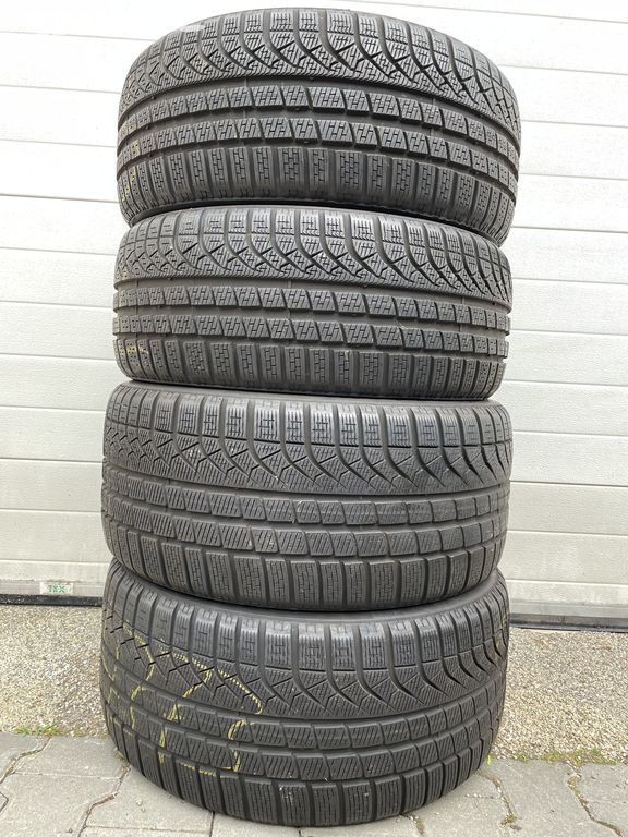 Pirelli Zero Winter 245/35 R20 91V+285/35 R20 104