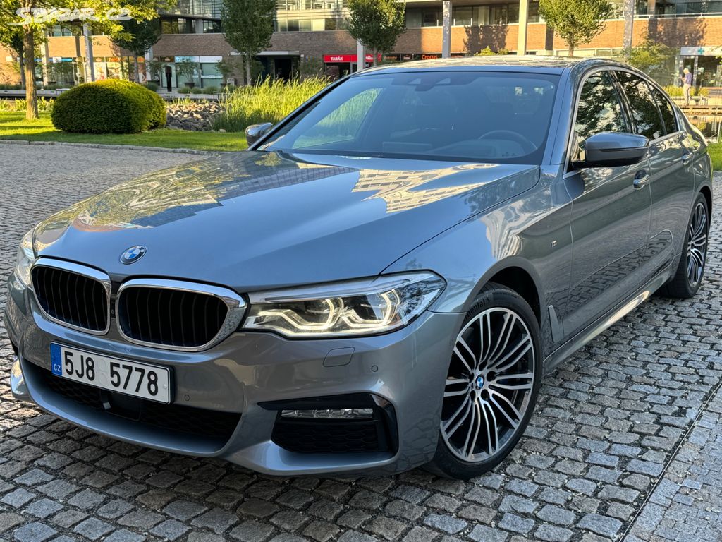 BMW Řada 5, 530i XDRIVE LUXURY SERVISKA