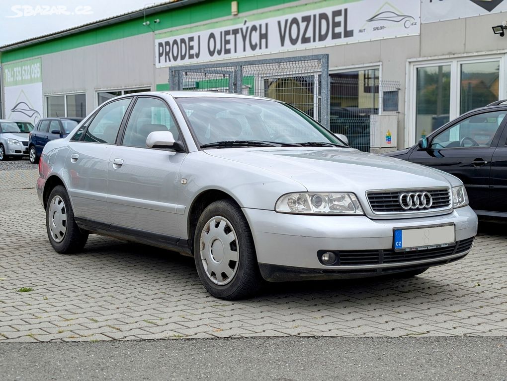 AUDI A4 1,6i 74kW SERVISOVANÉ, TAŽNÉ ZAŘÍZENÍ