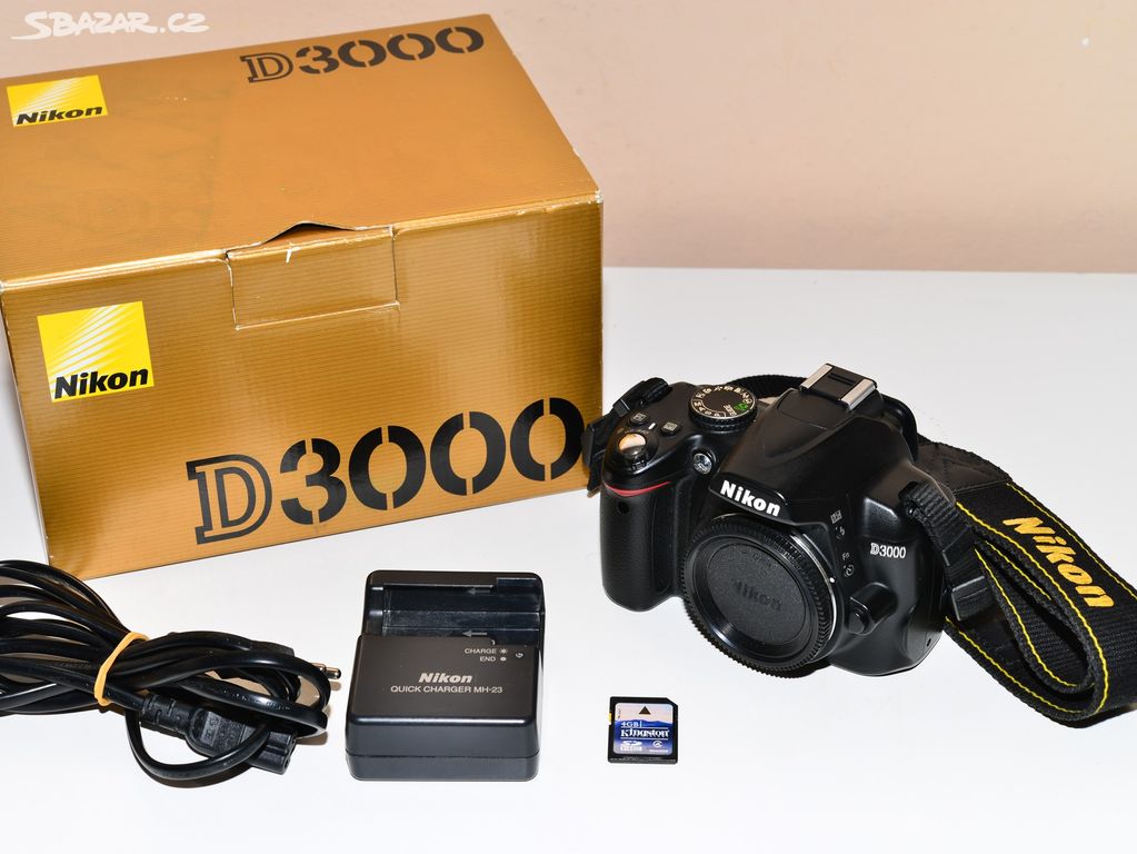 Nikon D3000 + příslušenství