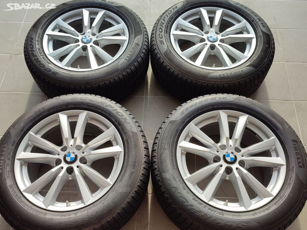 Zánovní zimní komplet BMW 18" 5x120 ET46 pneu 25