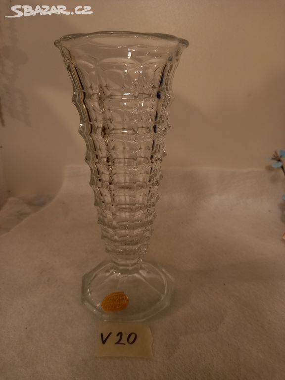 Váza lité sklo
