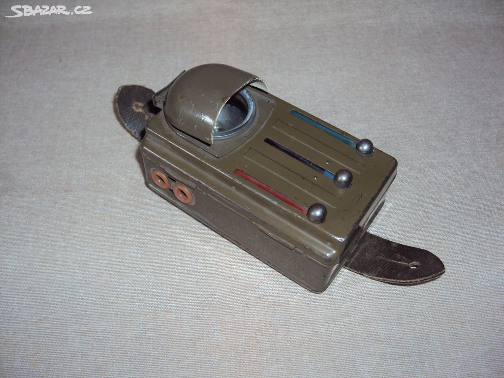 Stará vojenská svítilna - baterka