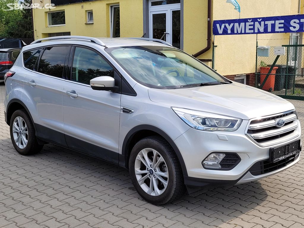 Ford Kuga (2018) 1,5 SERV.KNÍŽKA, MÁLO NAJETO