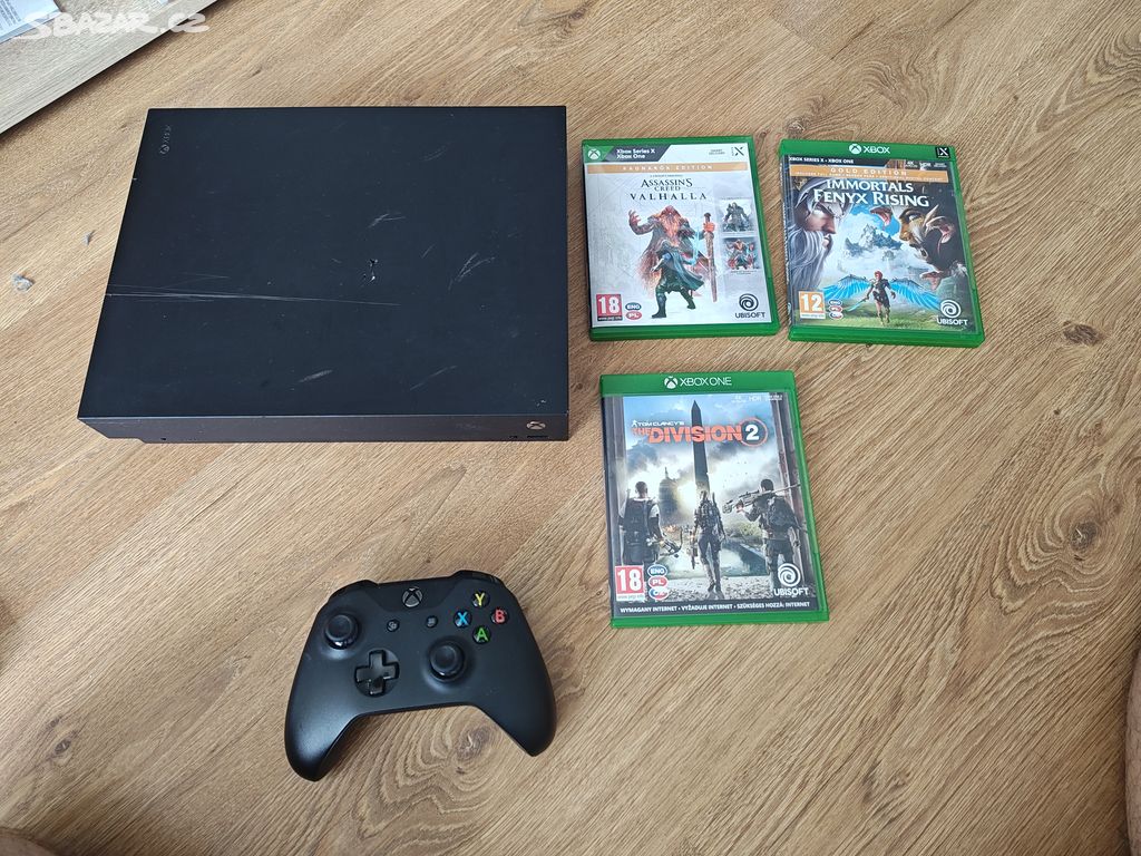 Xbox ONE X + ovladač + hry