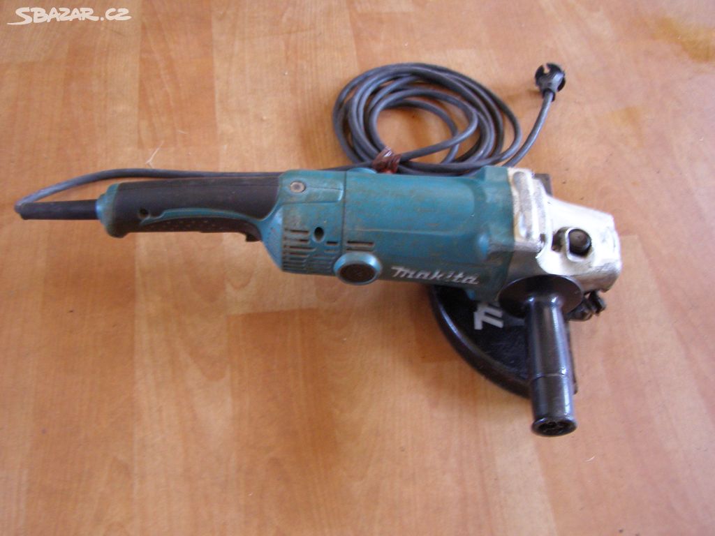 uhlova bruska MAKITA 230