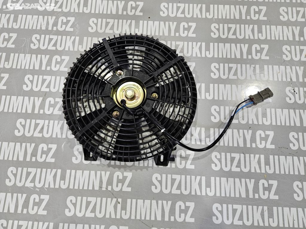 Suzuki Jimny - sahara, větrák klimatizace