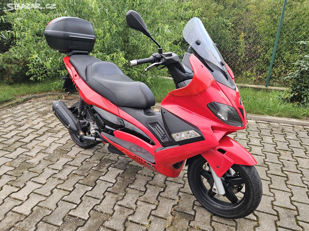 Skútr Gilera Nexus 125