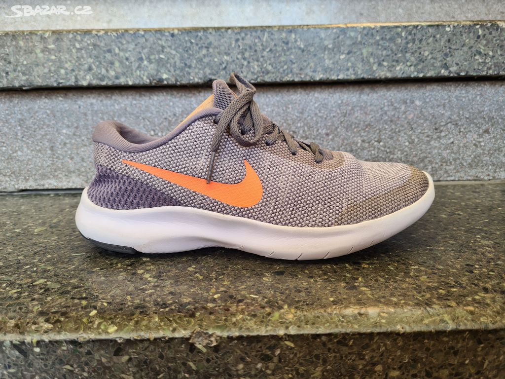 Dámské sportovni boty zn. Nike vel. 38