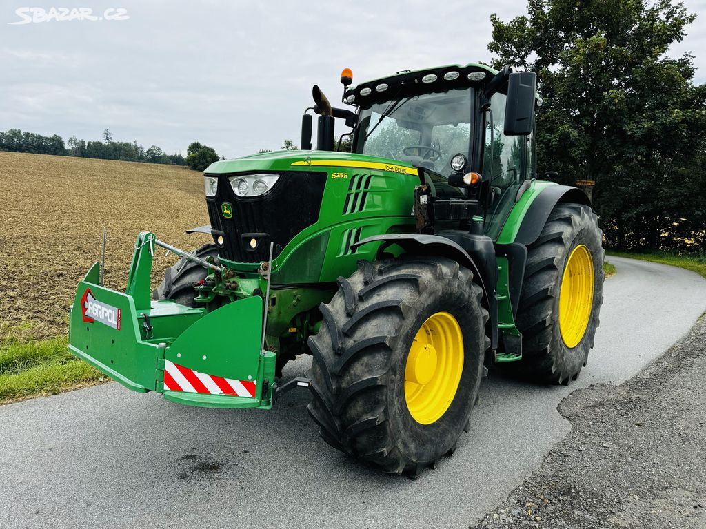 JOHN DEERE 6215R + NAKLADAČ TRIMA