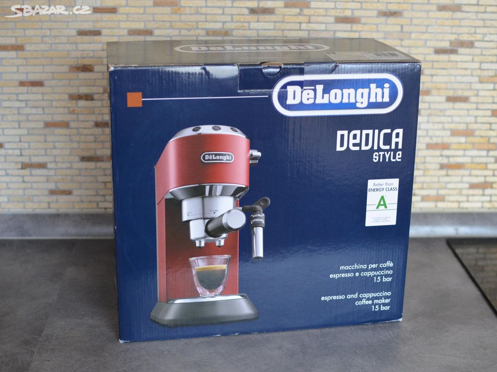 Pákový kávovar DeLonghi Dedica Style