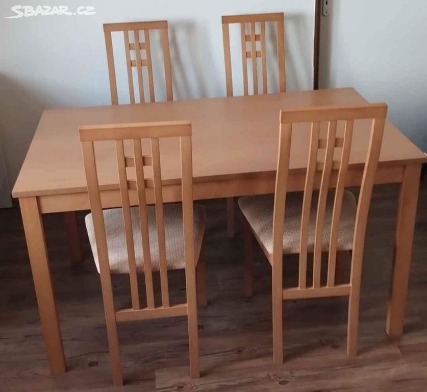 Jídelní stůl s 4 židlemi