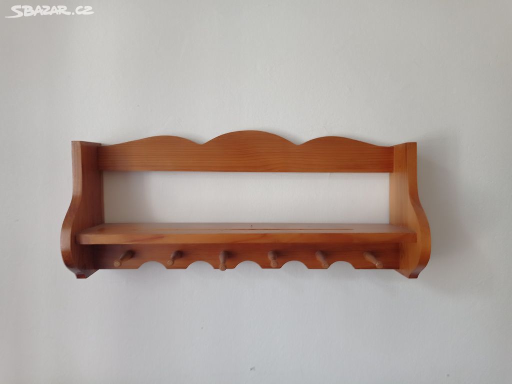 Dřevěná polička 65 cm