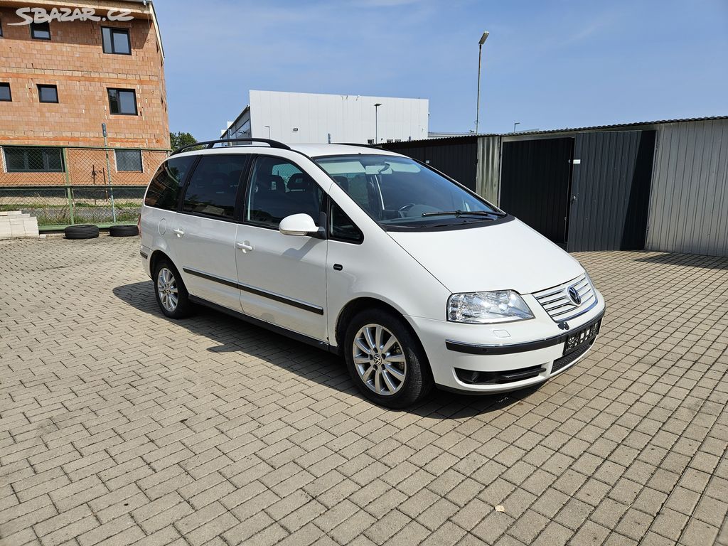 Vw Sharan 2.0tdi 103 kw 7 míst rok 2008