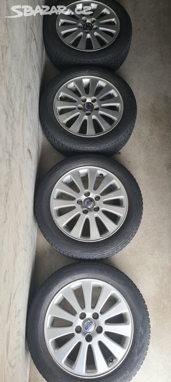 Volvo alu disky 16" + zimní pneu Nokian 205/55/16