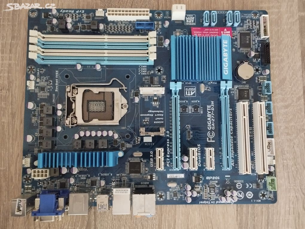 GIGABYTE GA-Z77-D3H - Intel Z77