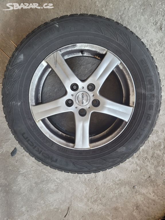 Zimní sada kol 215/65 R16 Nokian na Nissan Qashqai