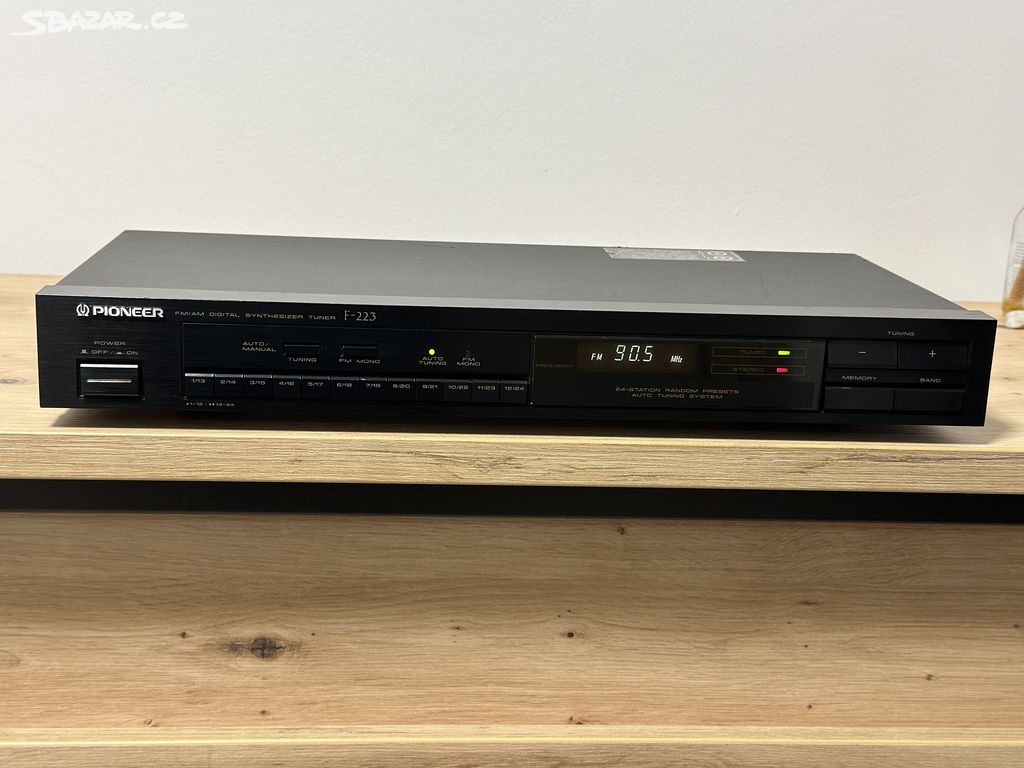 PIONEER F-223 LEVNÝ STEREO TUNER 2 !!