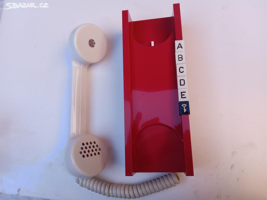 Retro domácí telefon Tesla