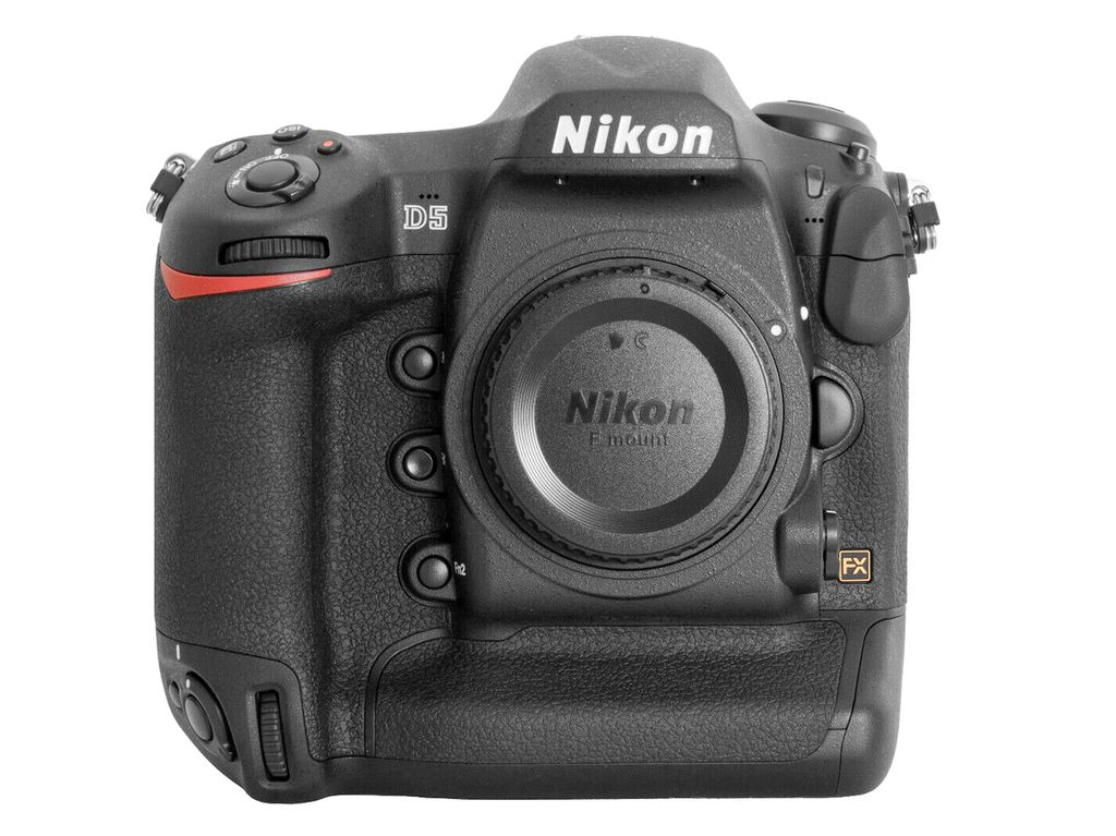 NIKON D5