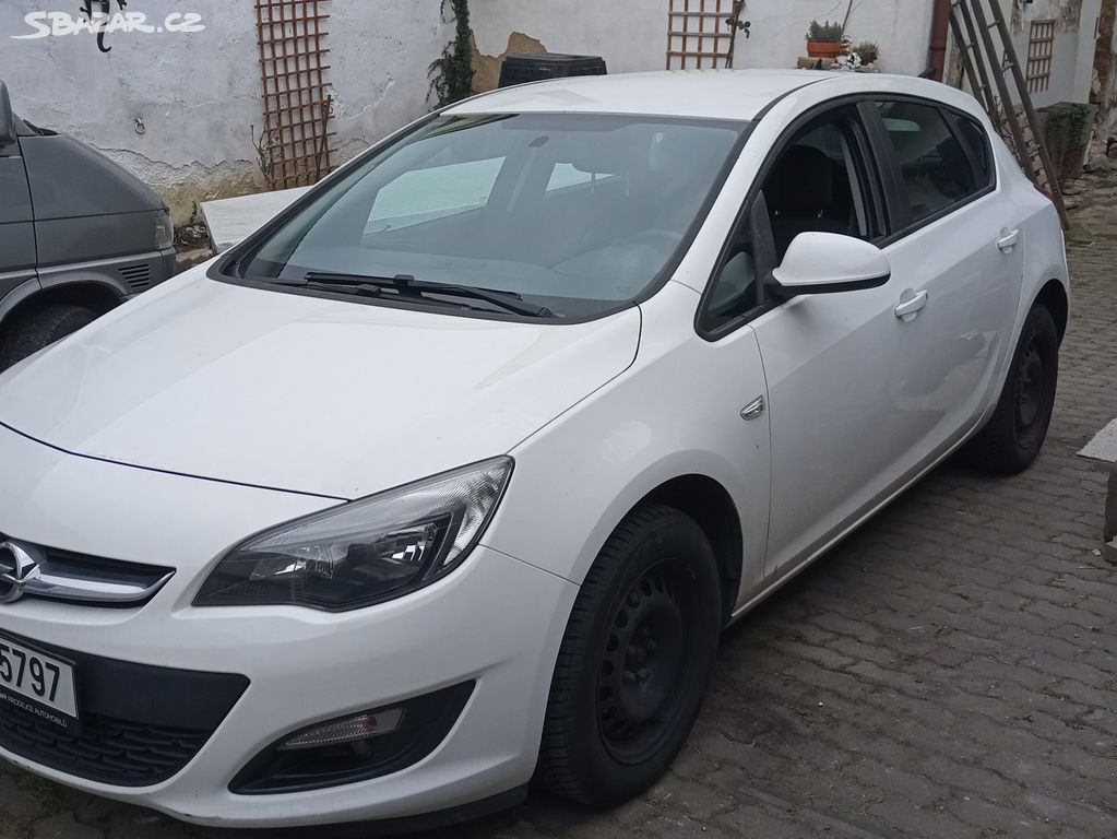 Opel Astra 1,4T 2014 88kW 75000KM