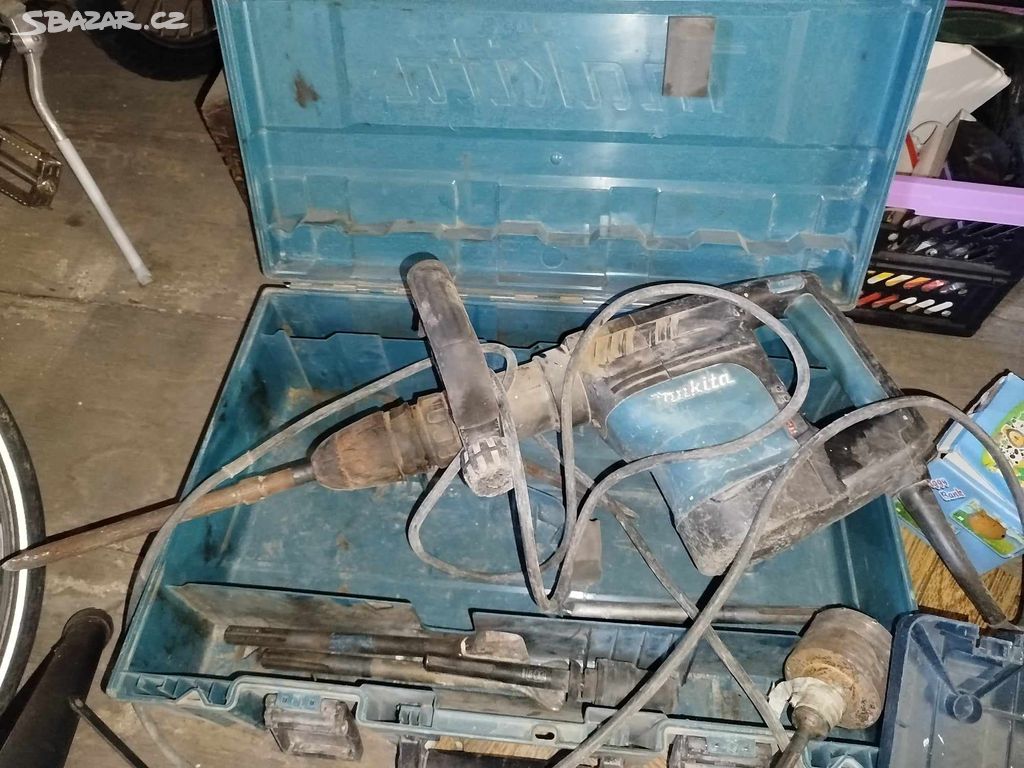 Makita HM1101C plně funkčni