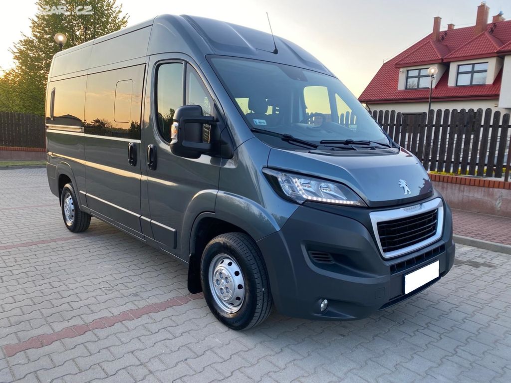 Peugeot Boxer Lux Bus 2.0 diesel, 96kw, 8 místné