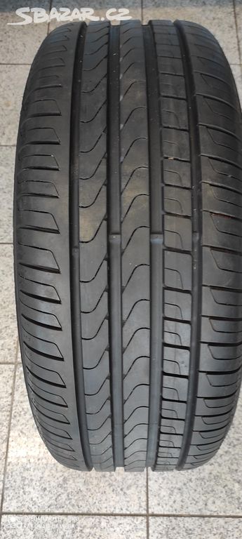 235/45 R18 94W Pirelli Cnturato P7 Seal inside