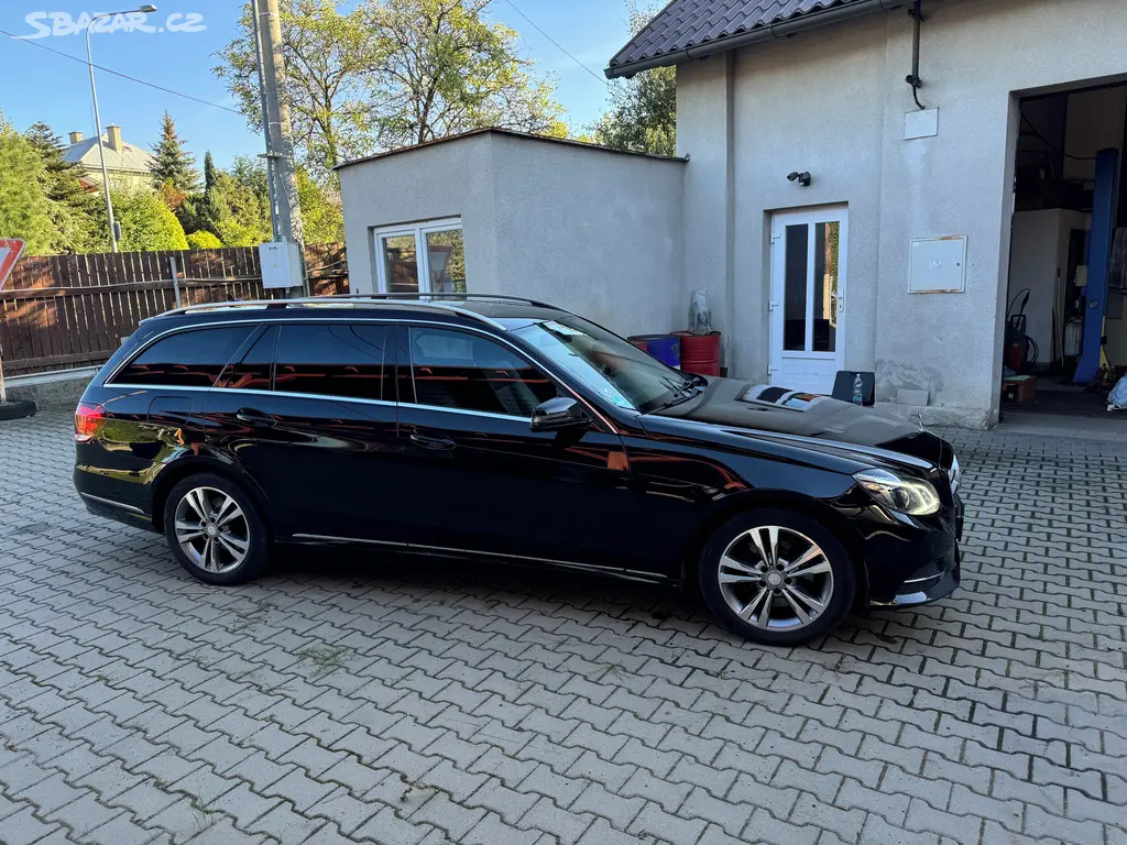 Prodám Mercedes E 220 4x4 automat provoz 2017 - fotka 4