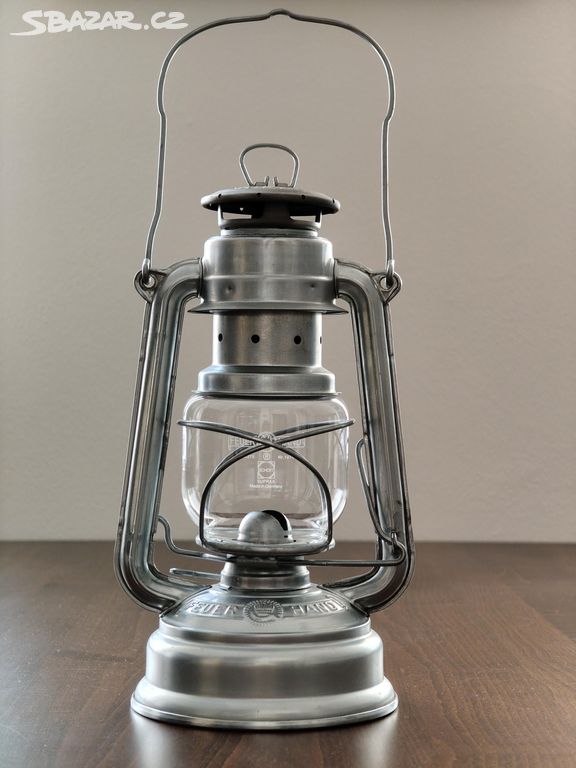 Petrolejová lampa Feuerhand Baby