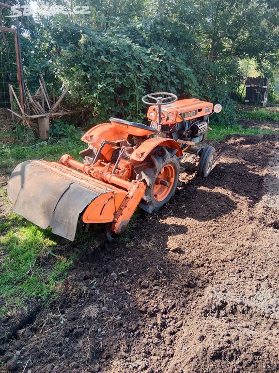 Kubota B6000E