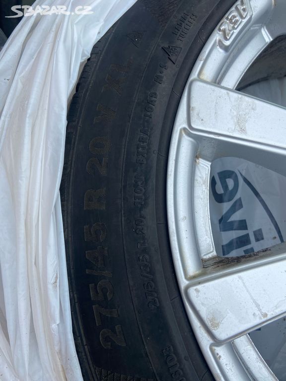 275/45 R20 (pouze pneu bez disků)