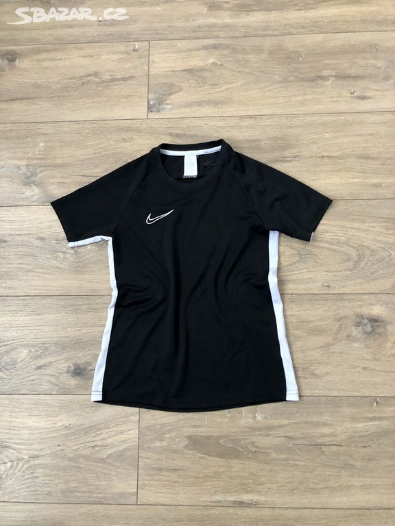 Sportovní tričko Nike