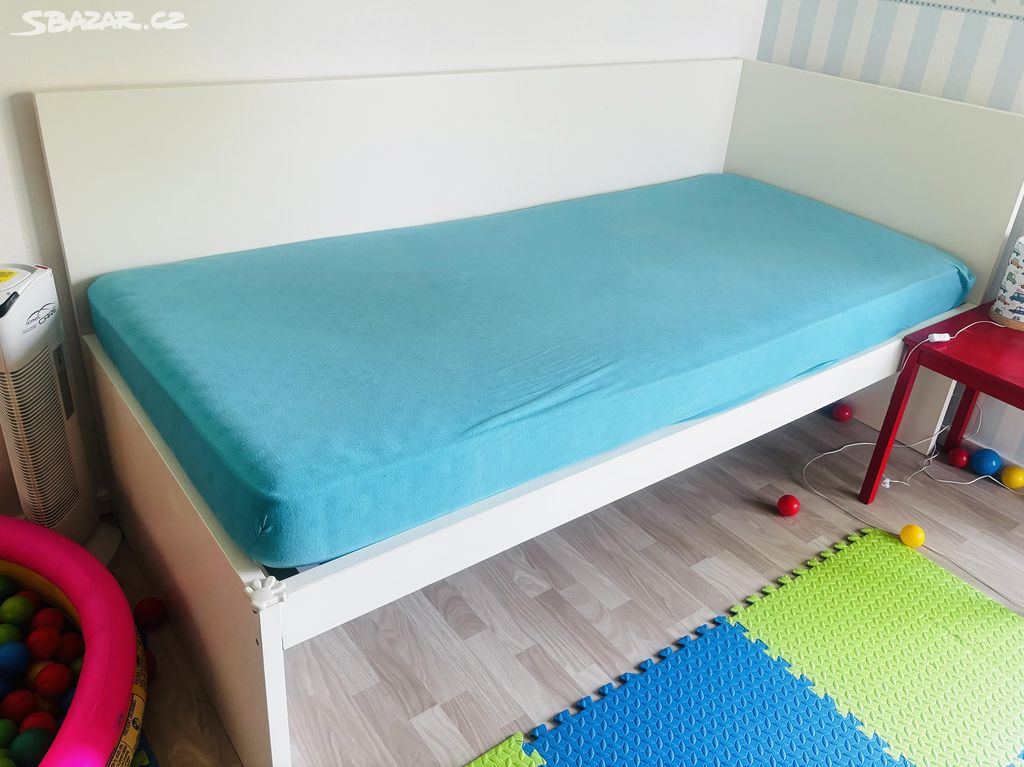 Bílá Ikea postel 90x200