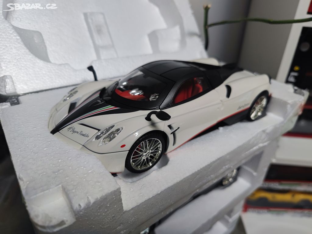 Model auta 1/18 Pagani Huayra (nepoužité)