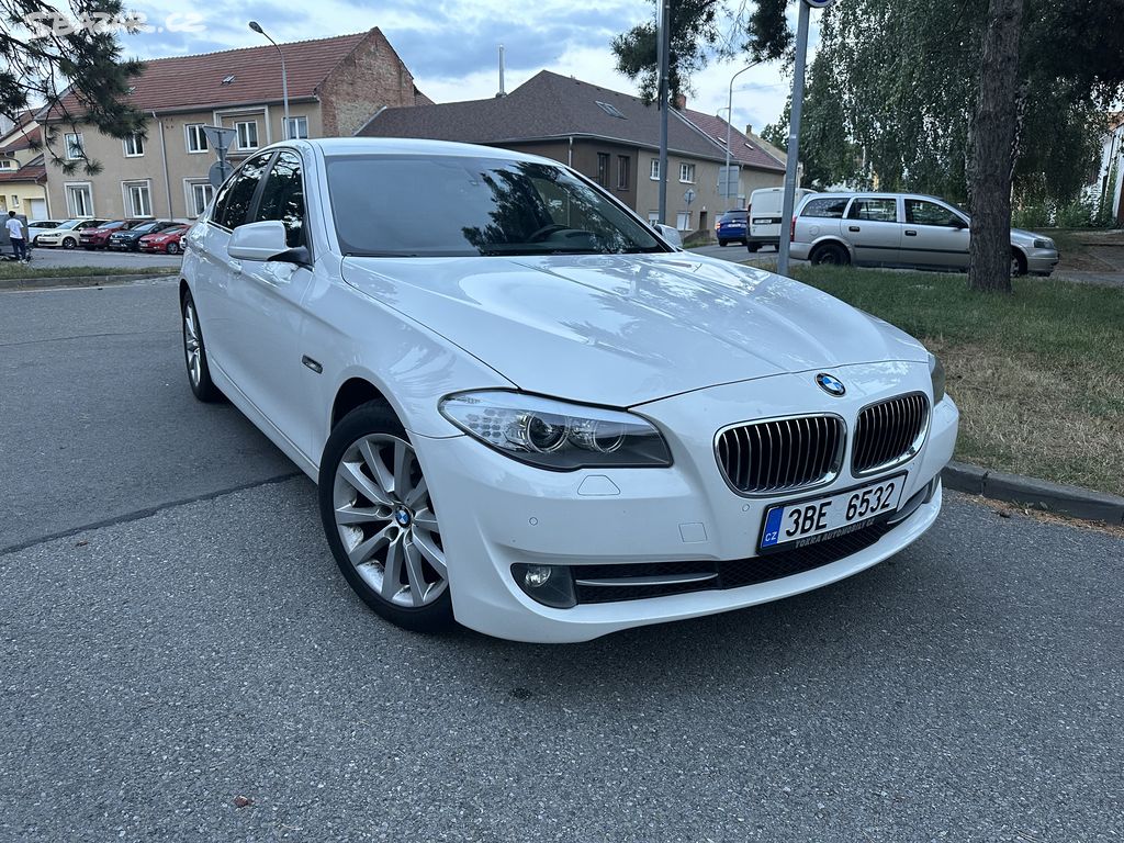 BMW f10 520d 135kw r v 2013 = 180 000 km orig