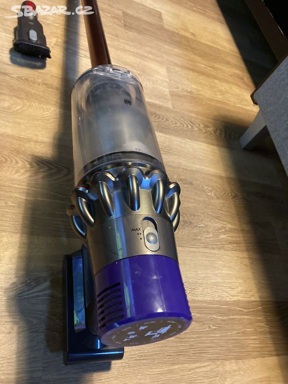 Vysavač Dyson V10 Abolute - zamluveno do 19. 9.