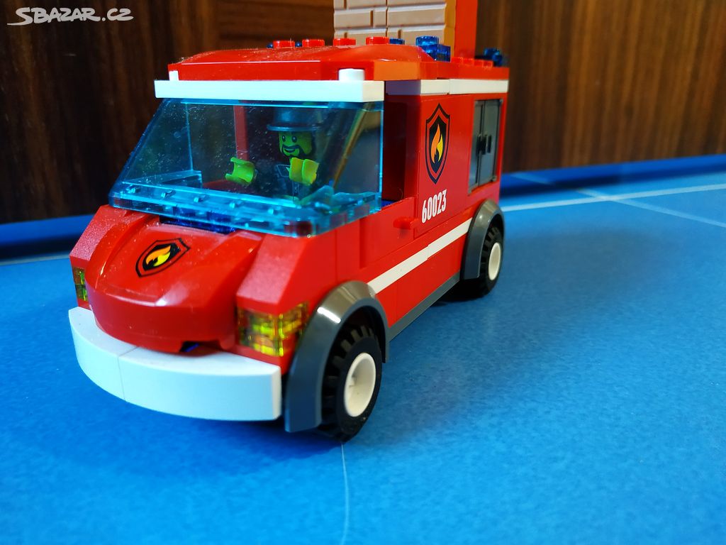 lego hasičské auto