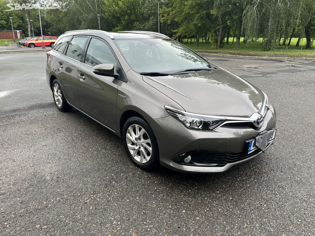 Auto Toyota Auris combi hybrid