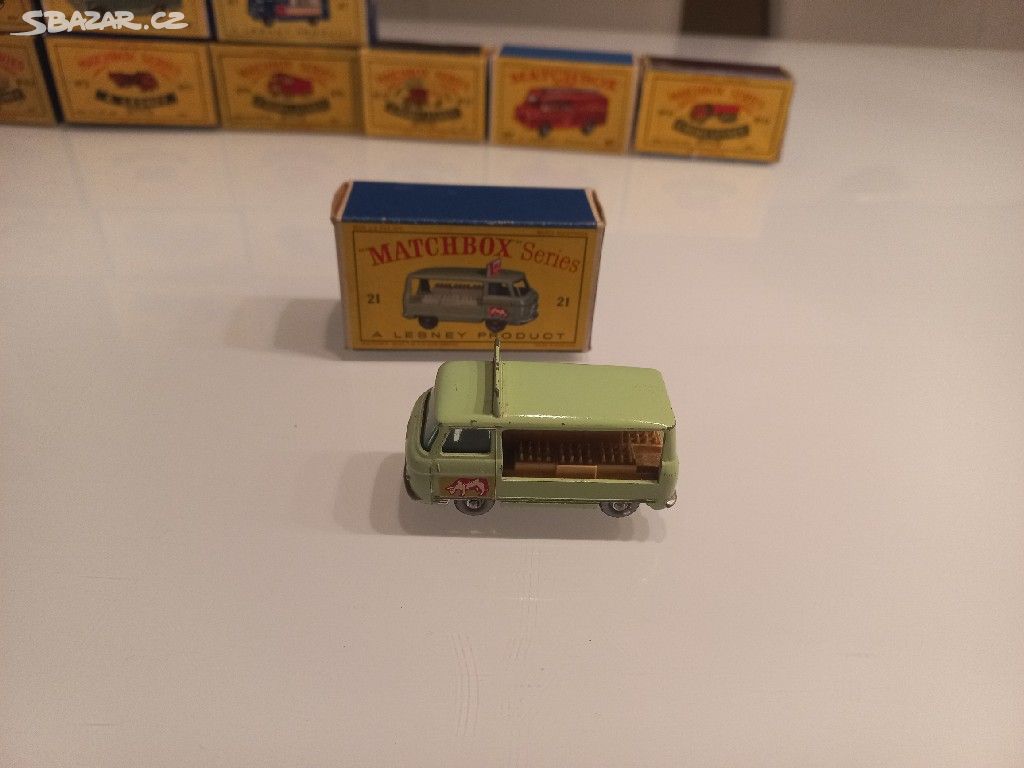 Matchbox rw no.21 Milk Delivery Truck